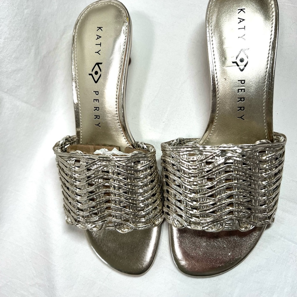 Katy Perry Gold Woven Women's Slide Sandals 6.5 - Picture 7 of 10